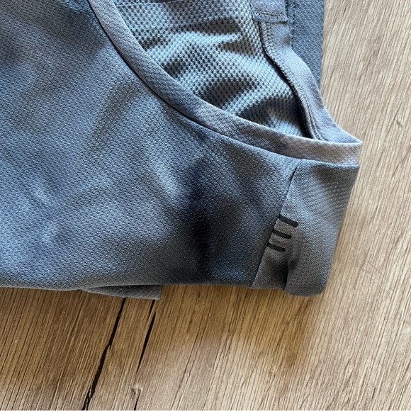 Lululemon tye-die relaxed fit tee shirt - Picture 2 of 4